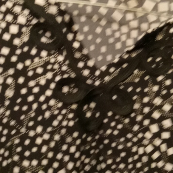 Tanjay, M, Black &White - Picture 4 of 4